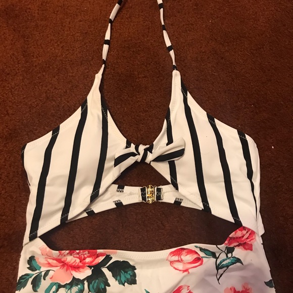 Floral & Striped One Piece Swimsuit by Cupshe - Picture 3 of 6